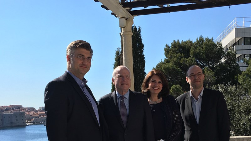 Predsjednik Vlade Plenković i senator McCain u Dubrovniku o partnerskim, savezničkim i prijateljskim odnosima RH i SAD-a